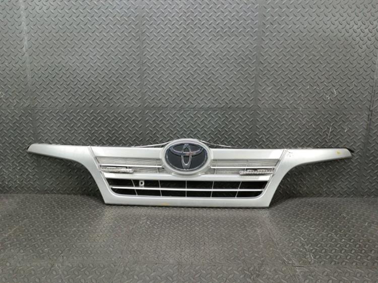 Решетка радиатора Тойота Тойоайс в Йошкар-Оле 440640